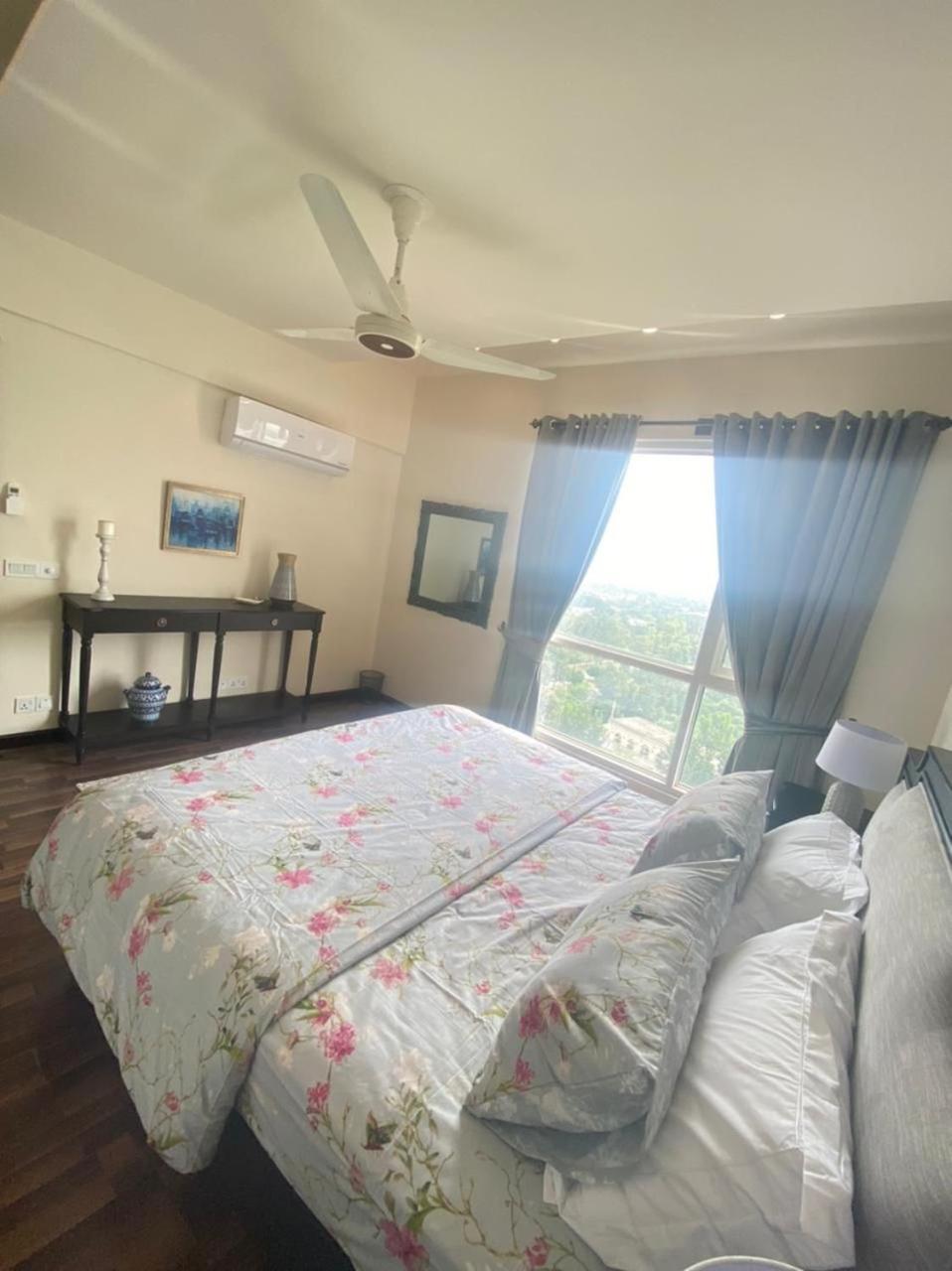 Modern 1-Bedroom On Top Floor With Scenic Views At Elysium Islamabad Eksteriør bilde